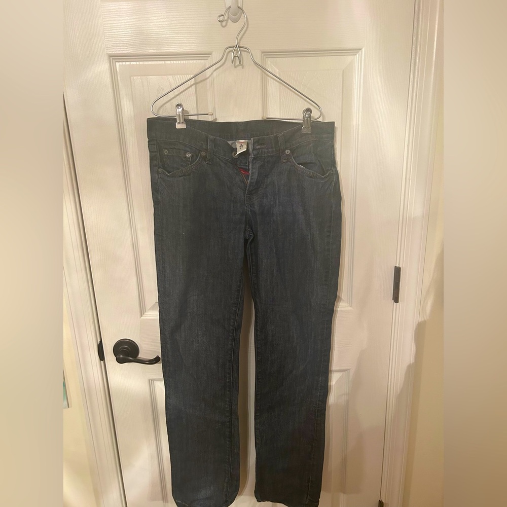 Size 8 lucky you jeans.